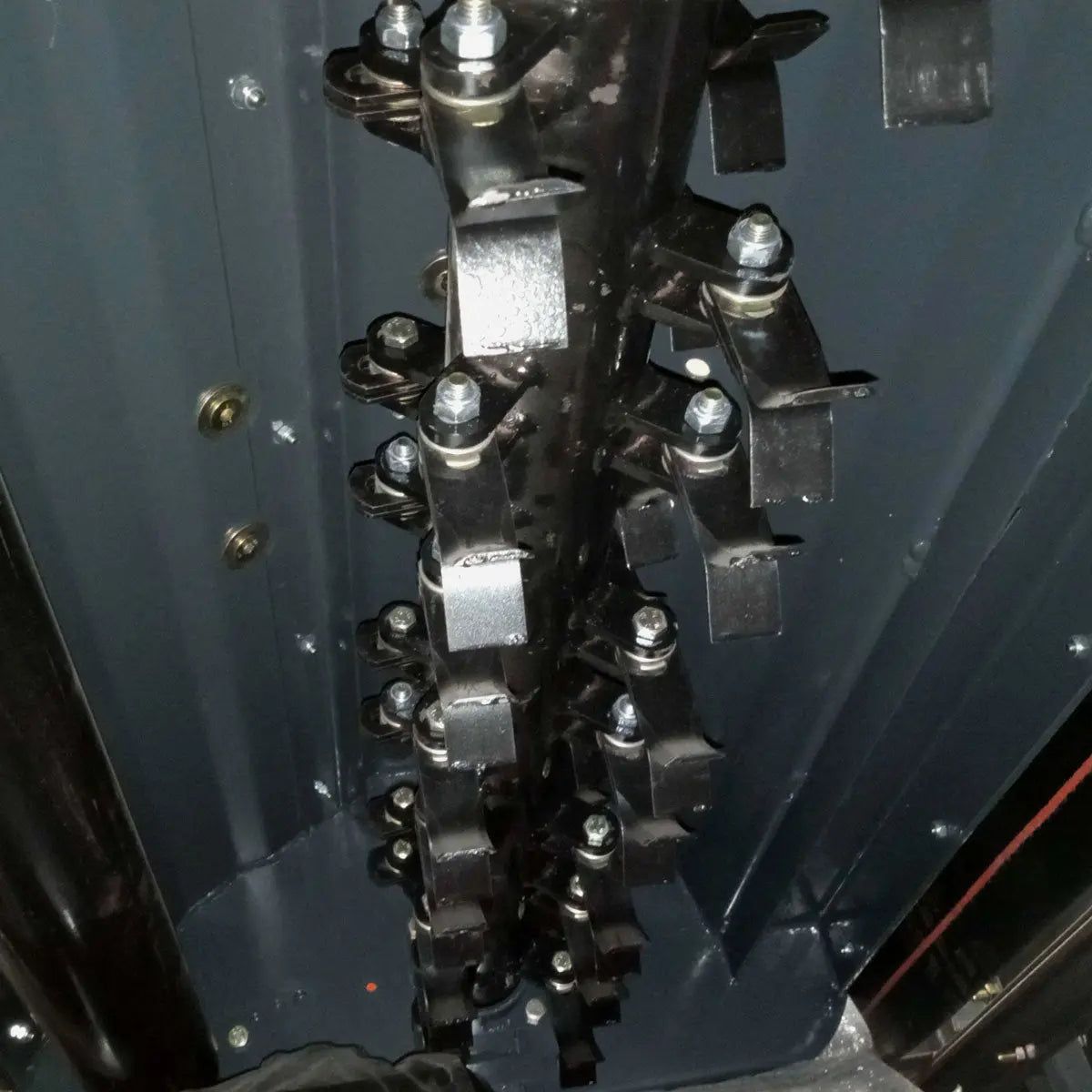 471252811