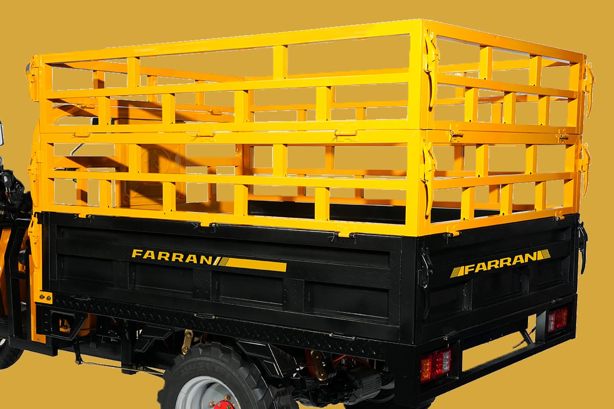 Yellow and black trailer with 'Farrani' branding on a yellow background