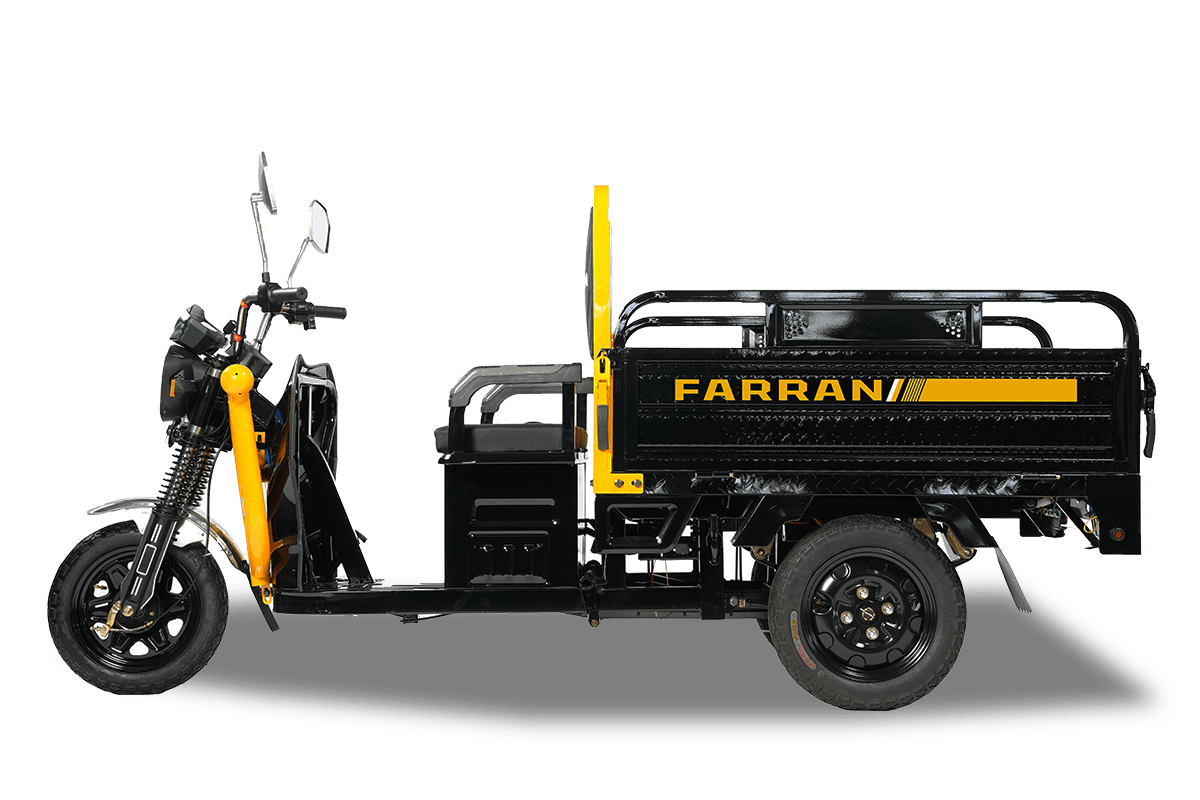 Black and yellow electric scooter with a trailer attached, branded 'Farran', on a transparent background.