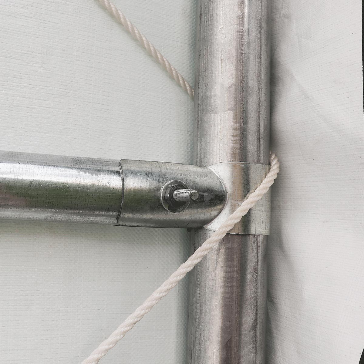 568918981